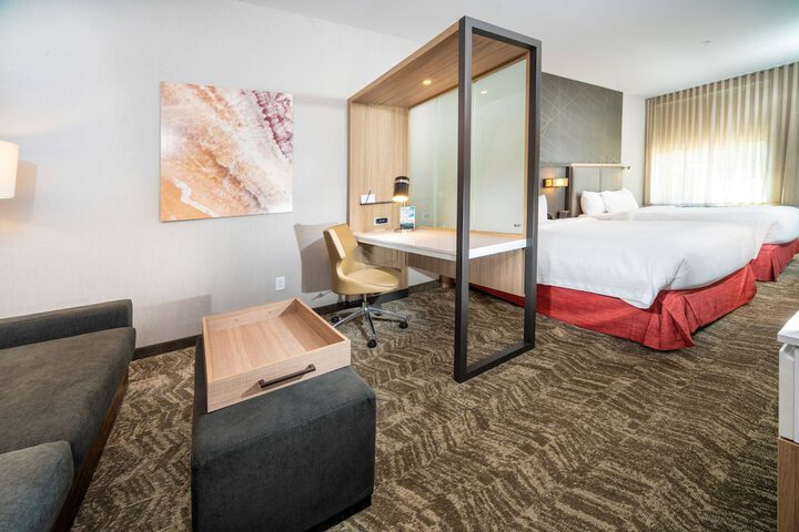 Room 50 of 71