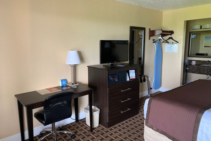 Room 17 of 22