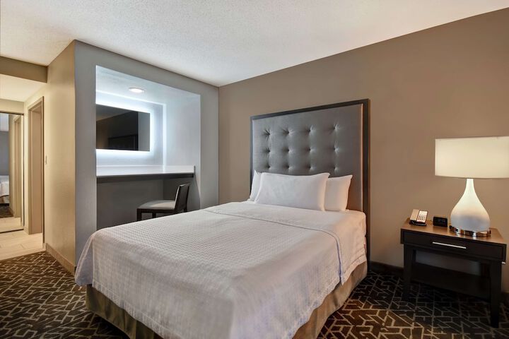 Homewood Suites by Hilton Edgewater