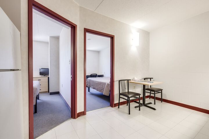 Room 32 of 49
