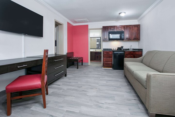 Ramada by Wyndham Diamondhead I-10 / Gulfport