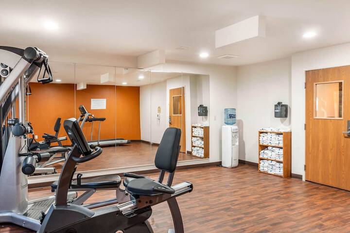 MainStay Suites Dubuque at Hwy 20