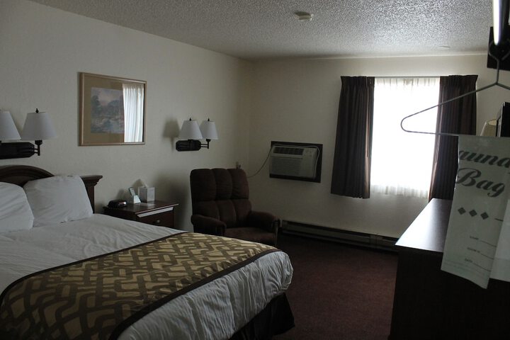 Room 7 of 12