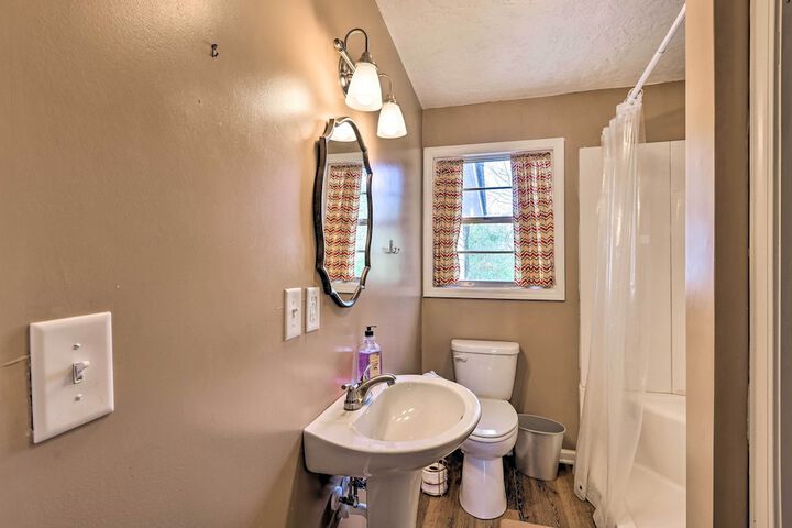Charming Gadsden Home w / Golf Course Views!