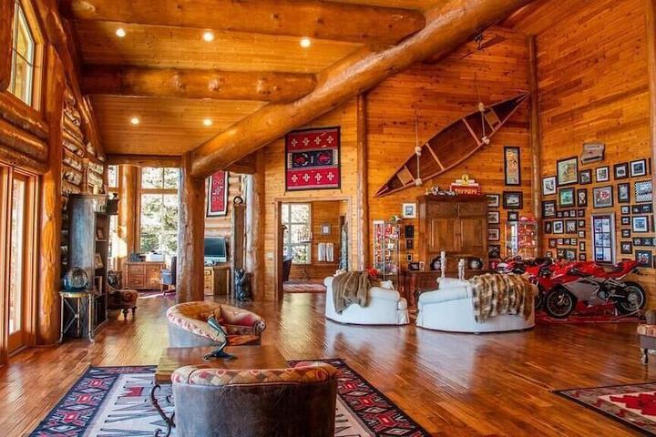 Lx28: Gold Beach Oceanfront Estate