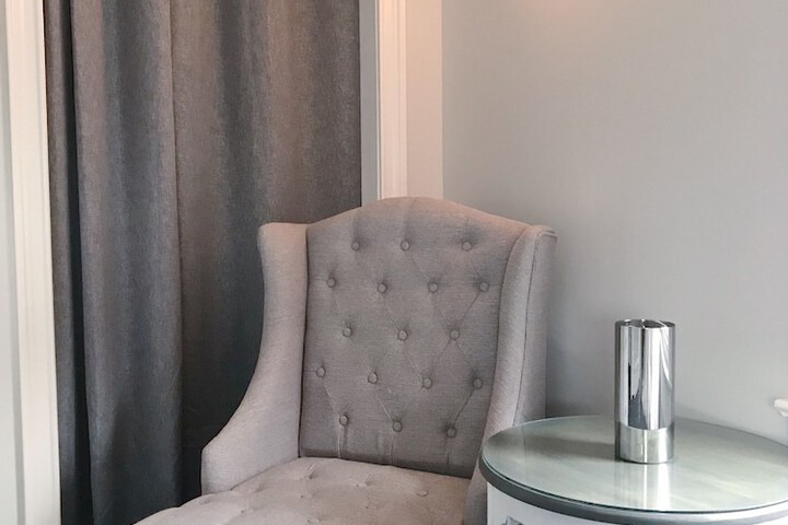 Room 49 of 183