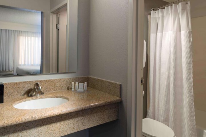 Sonesta Select Boca Raton Town Center