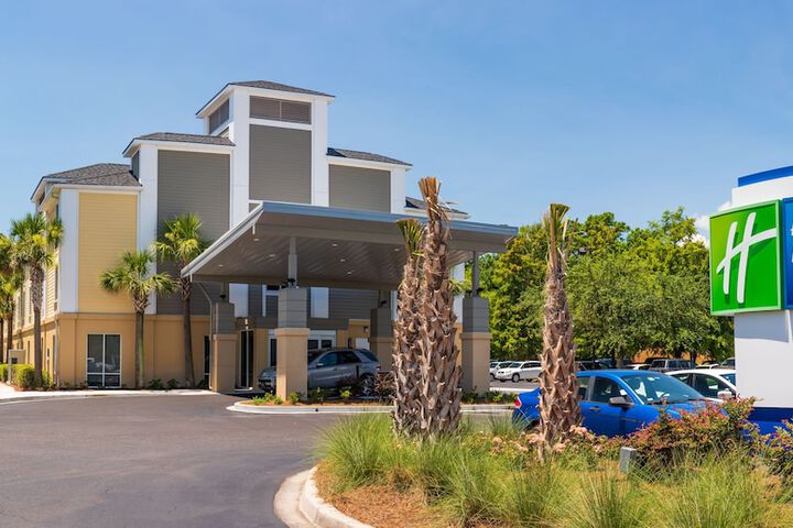 Hotel 2 of 50