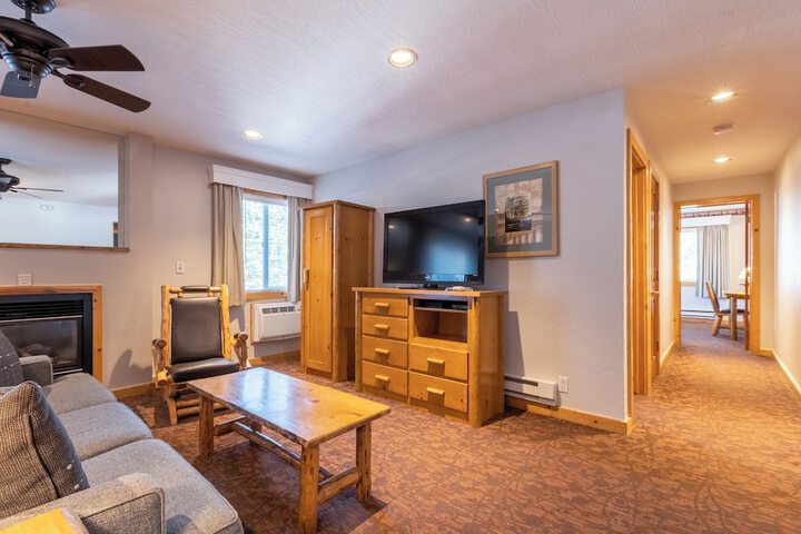 Red Wolf Lodge at Olympic Valley