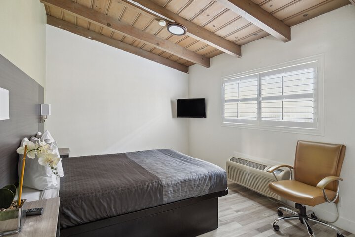 Discovery Inn