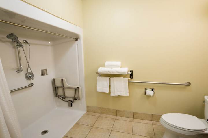Holiday Inn Express & Suites Pampa by IHG