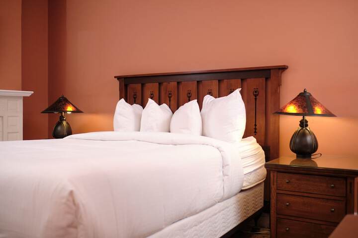 Room 105 of 185