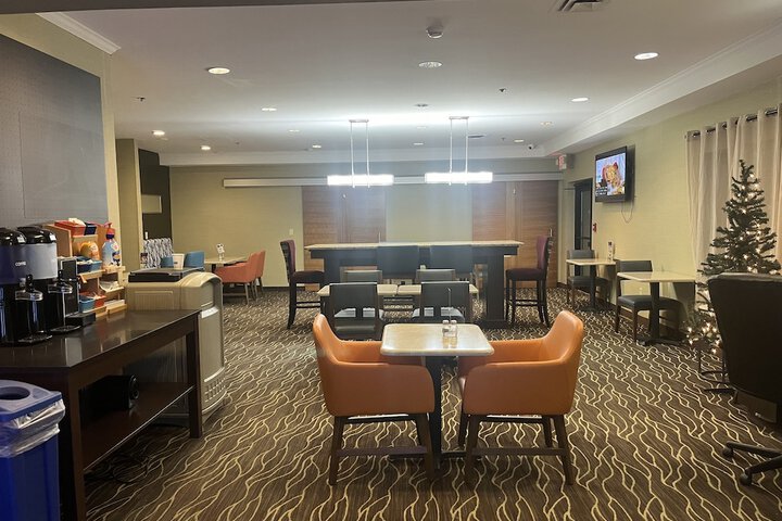 Holiday Inn Express Hotel & Suites St. Paul-Woodbury by IHG