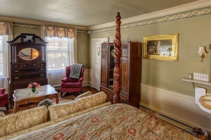 Room 14 of 40