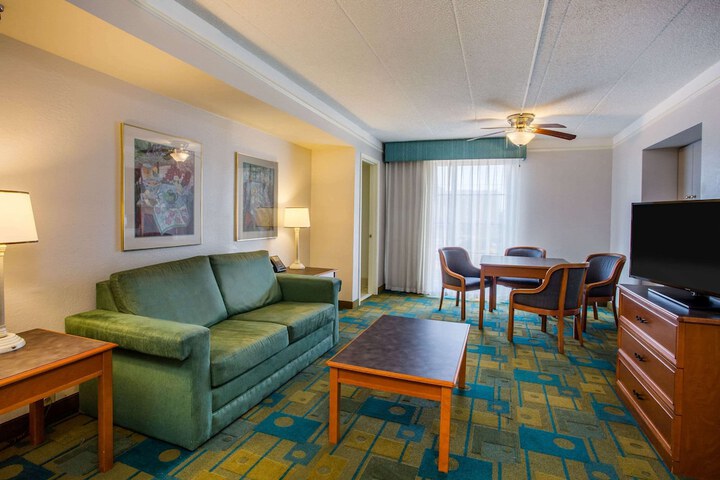 Room 18 of 30