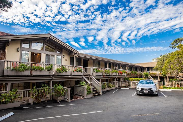 Hotel 9 of 65