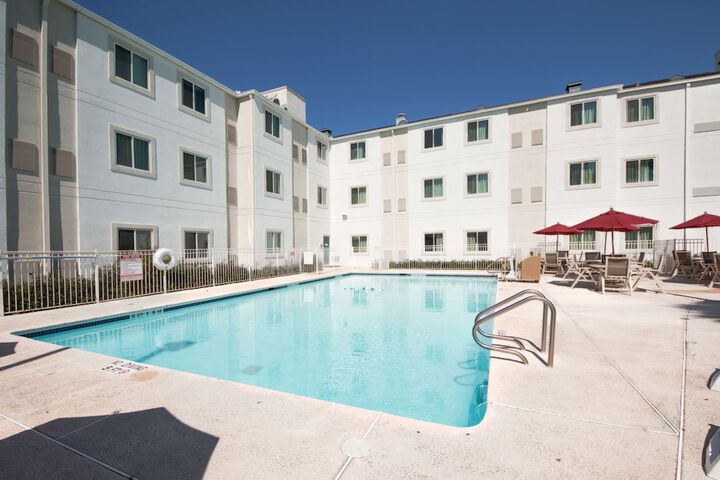 Pool 7 of 25