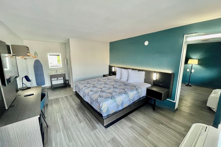 Room 19 of 27