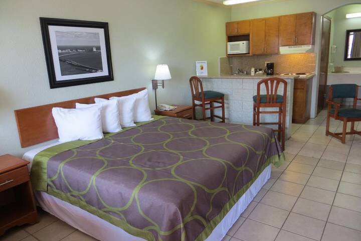 Room 12 of 26