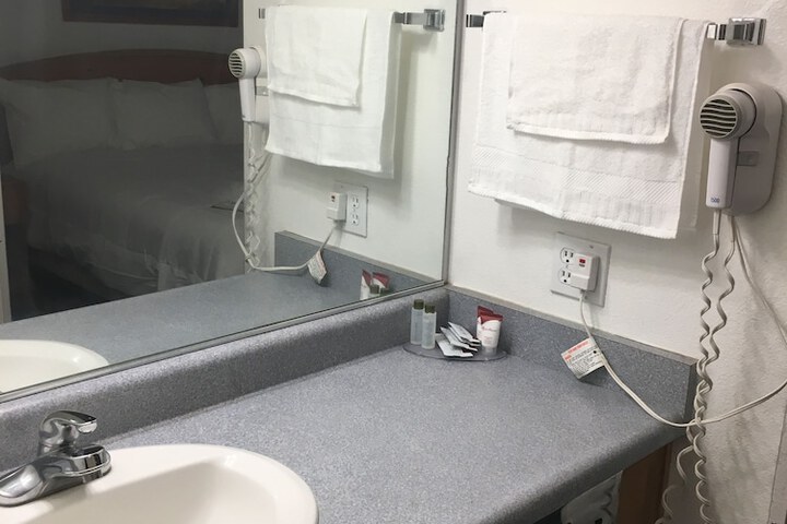 Room 25 of 41