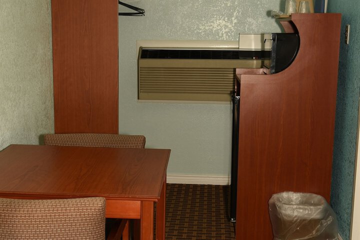 Room 21 of 48