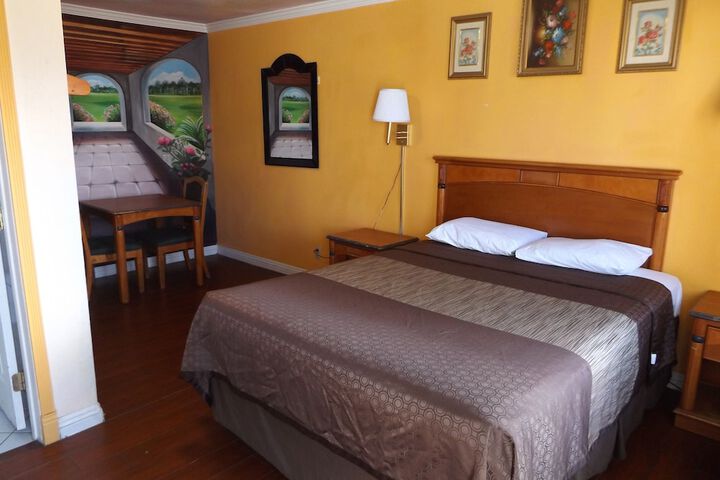 Room 43 of 69