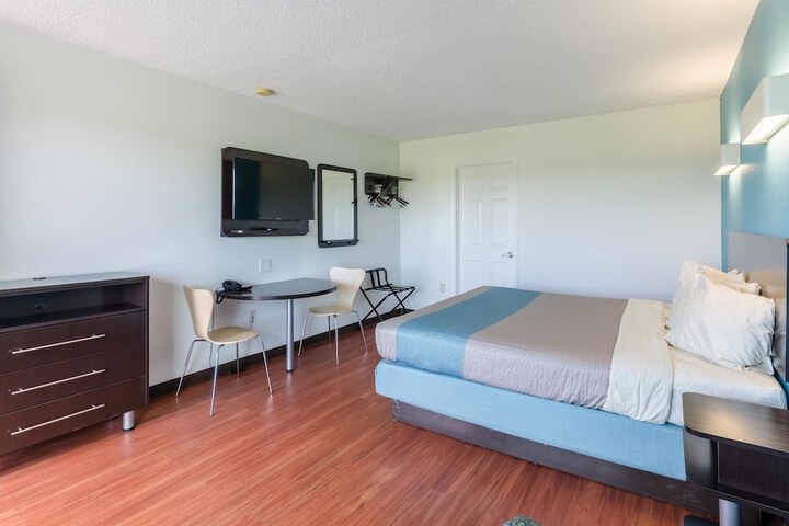 Room 21 of 31