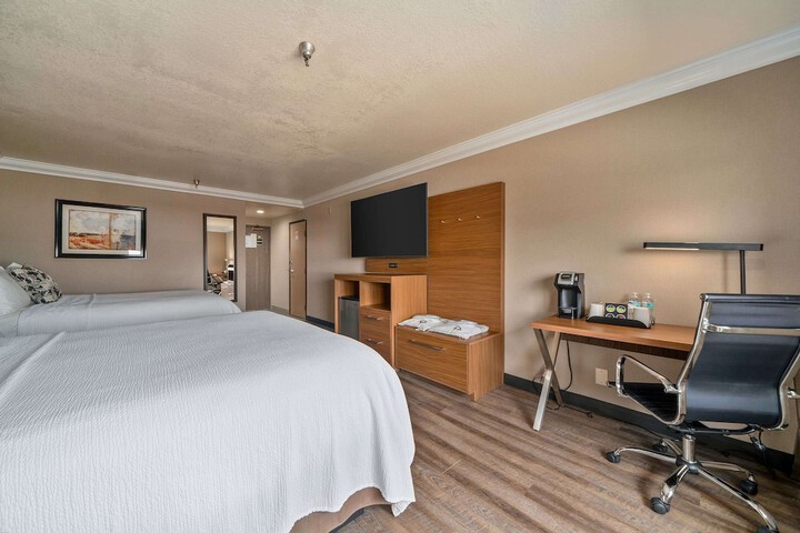 Room 18 of 48