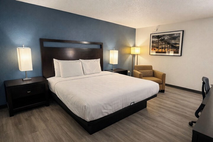 Express Inn & Suites