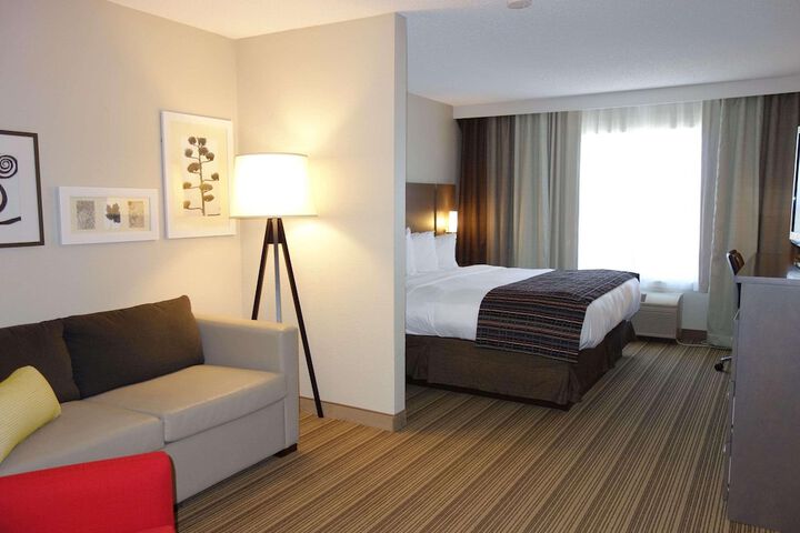 Room 10 of 18