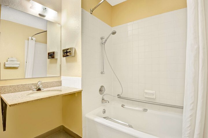 Room 8 of 20