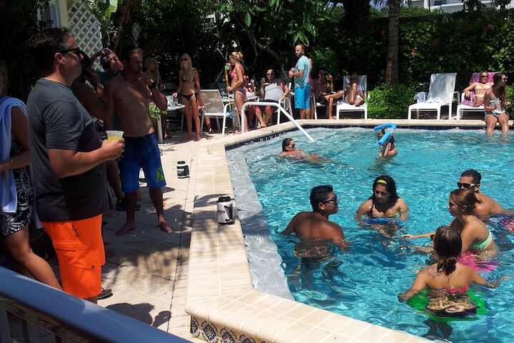 Pool 16 of 392