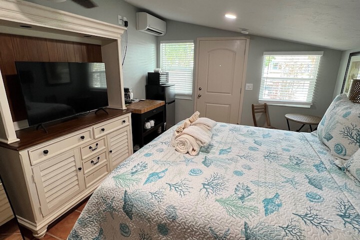 Tarpon Tale Inn