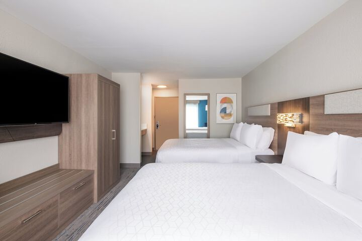 Room 18 of 48