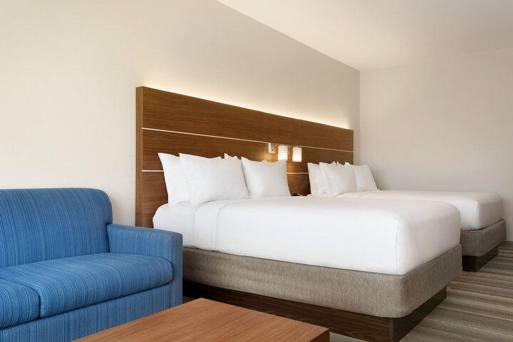 Room 9 of 27