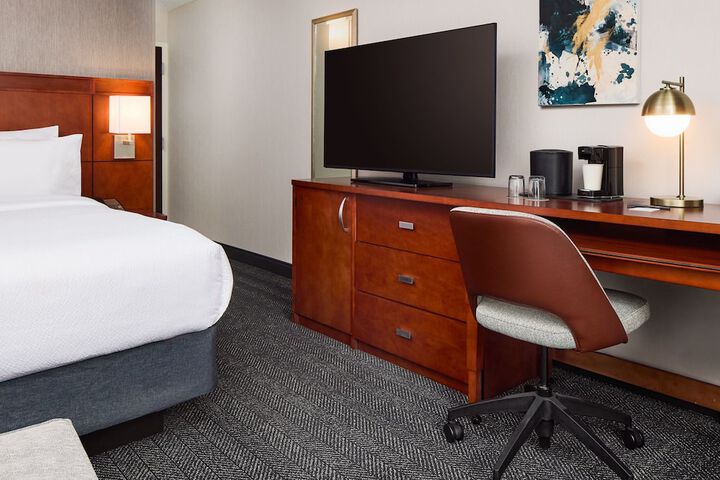 Room 17 of 40