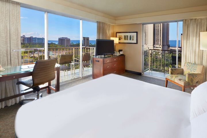 DoubleTree by Hilton Hotel Alana - Waikiki Beach