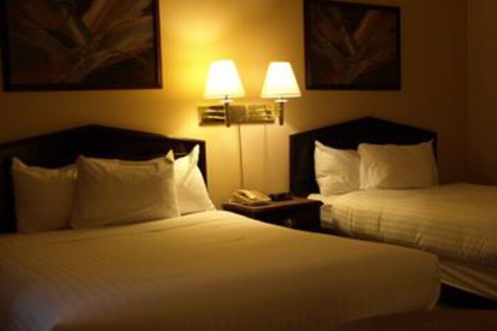Travelodge by Wyndham Conference Centre & Suites Whitecourt