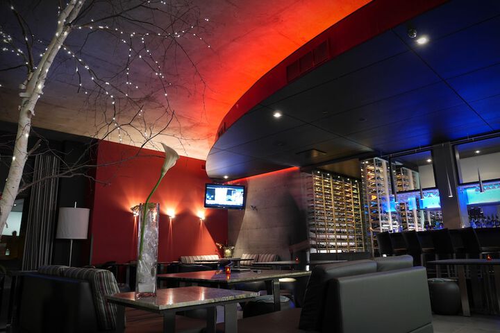 Lounge 46 of 69