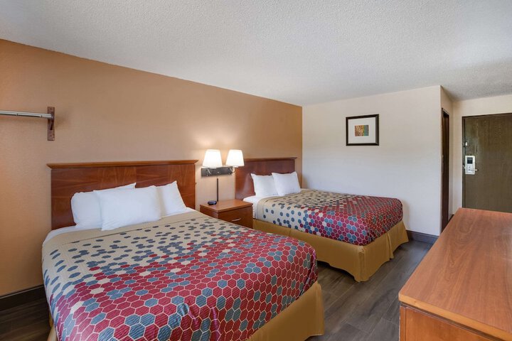 Room 20 of 29