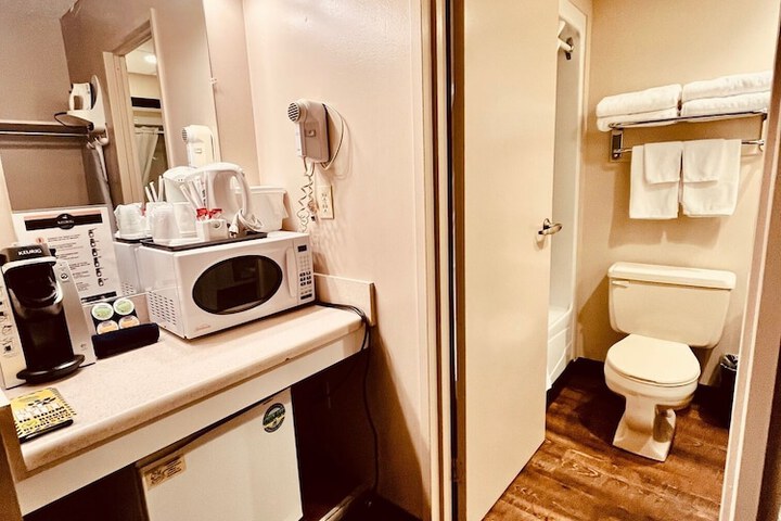 Room 12 of 26