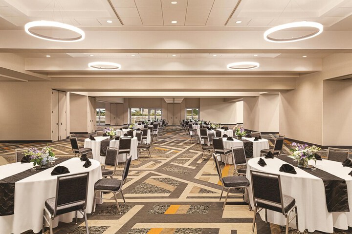Hilton Knoxville Airport