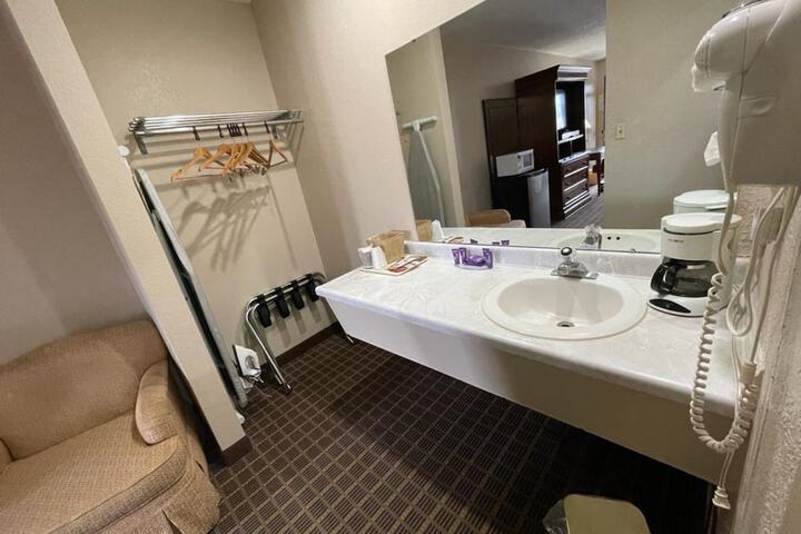 Room 20 of 107