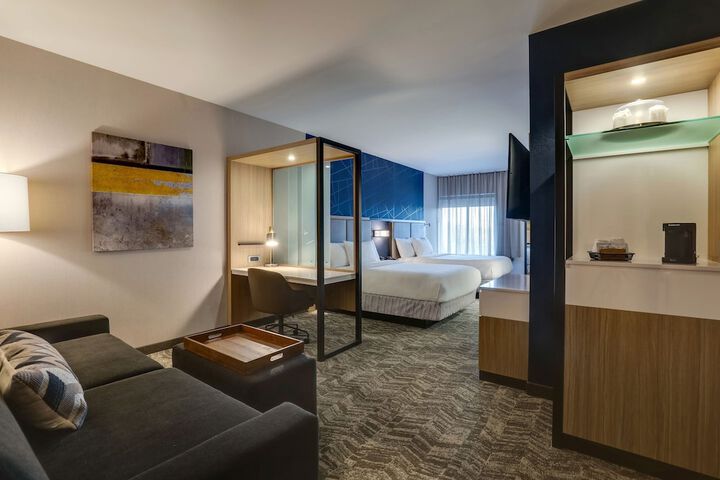Room 35 of 60