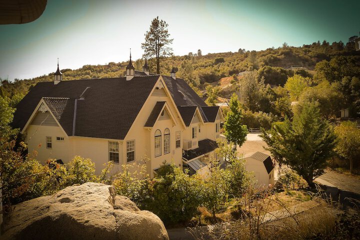 Hounds Tooth Inn