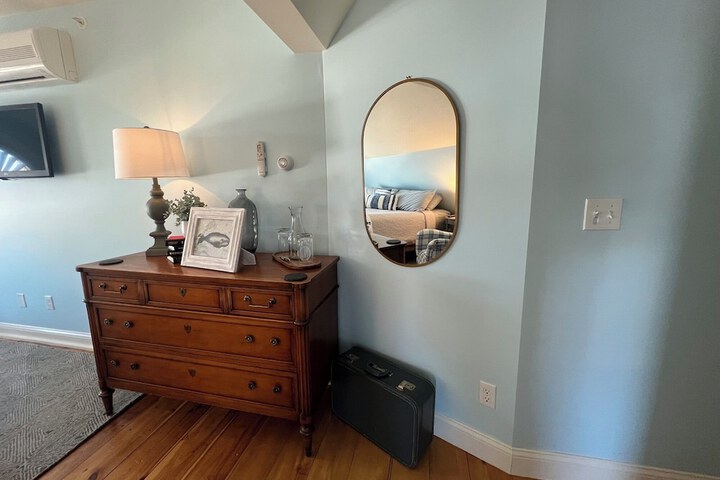 Room 55 of 99