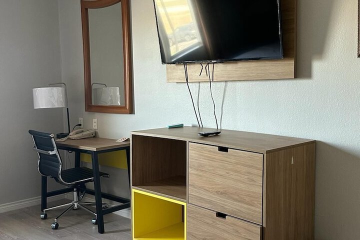 Room 8 of 20