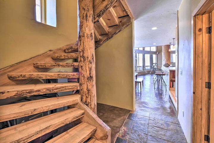 Luxe Twin Lakes House w / Mountain & Lake Views!