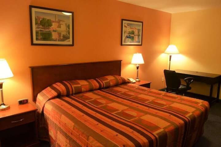 Room 10 of 17