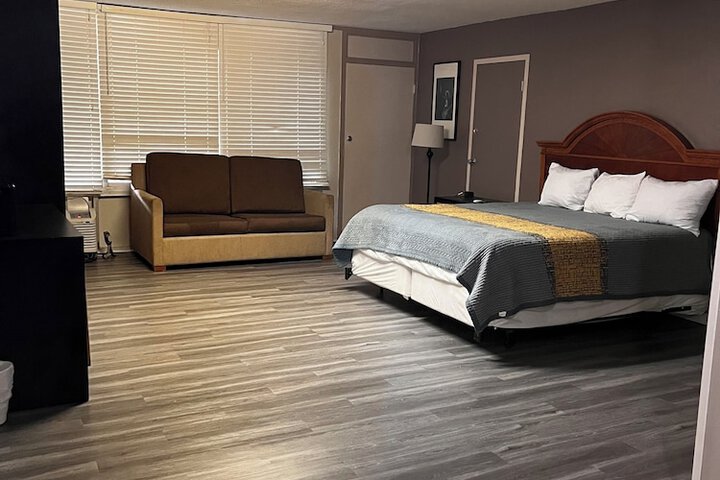 Room 19 of 35